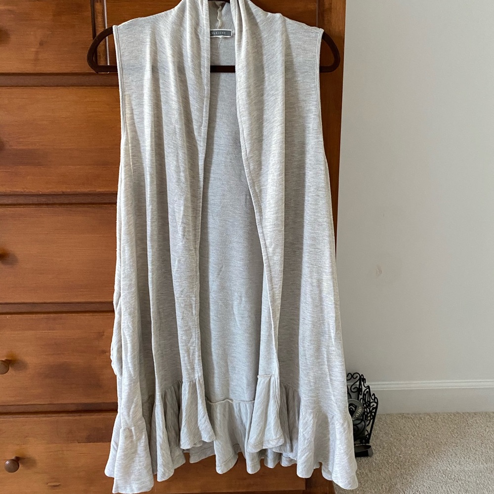 Plieone sleeveless cardigan